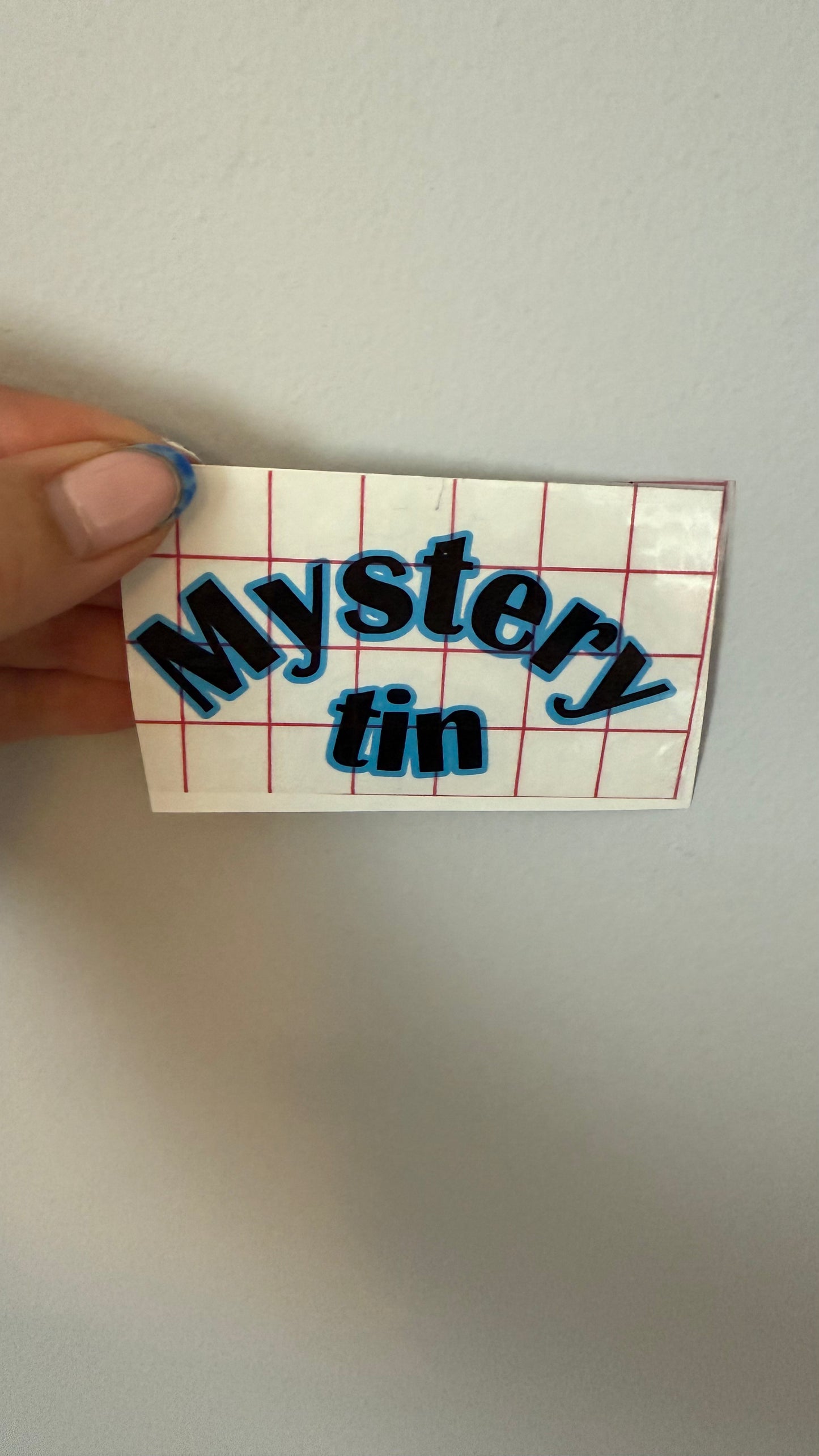 Vinyl lettering for saving tins