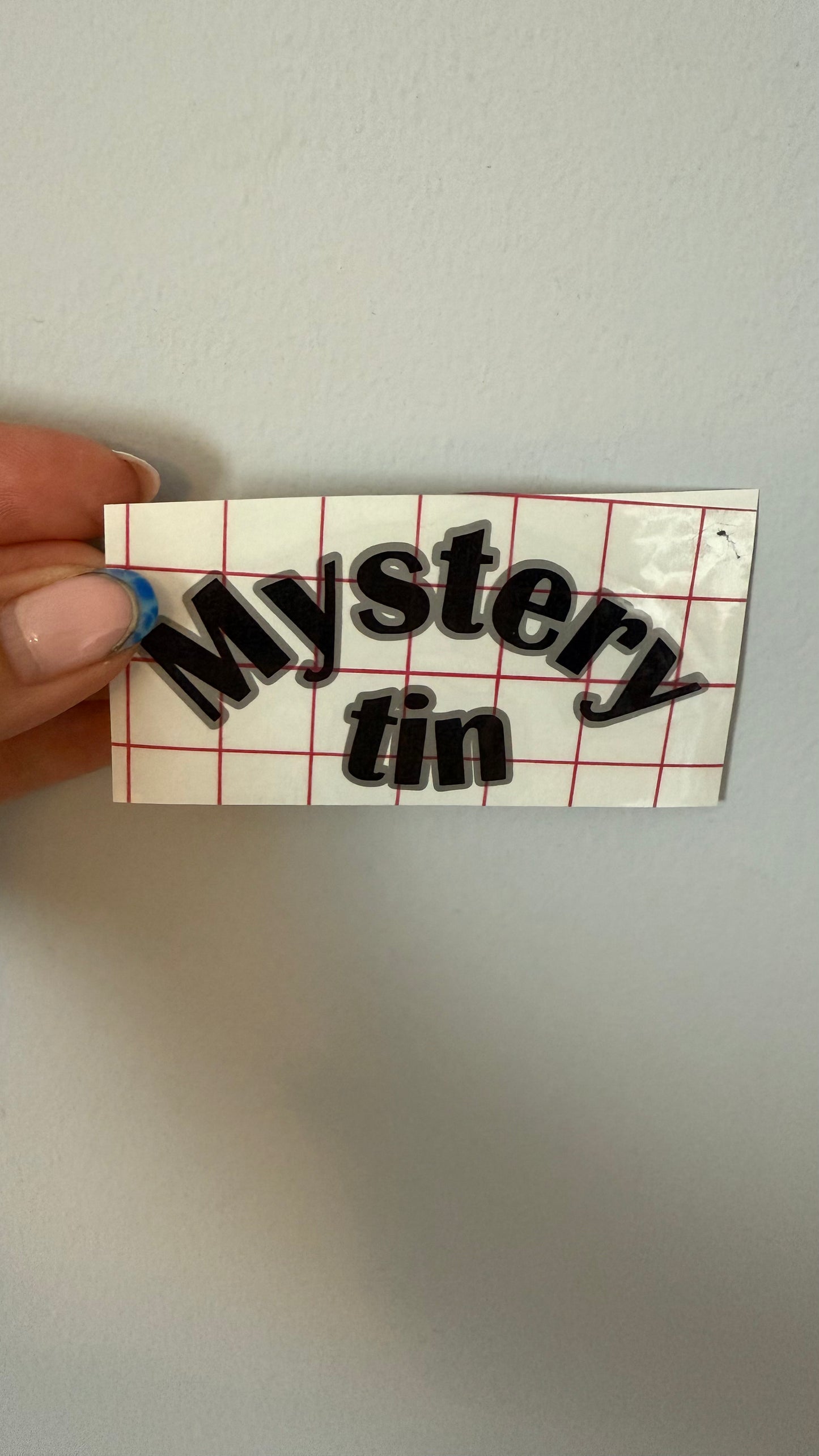 Vinyl lettering for saving tins